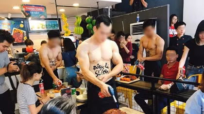 Khoe thân hay “khoe” sự kém văn hóa