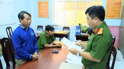 Bắt tạm giam đối tượng sản xuất thuốc bảo vệ thực vật giả