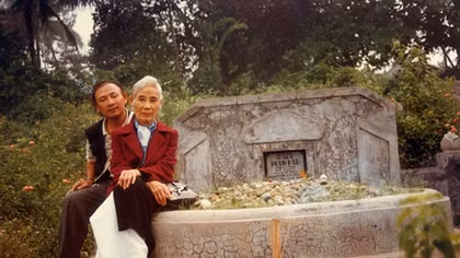 Thi sĩ Phạm Hầu và lời tỏ tình trên lá cây
