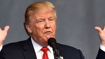 Tình báo Mỹ sợ Donald Trump lộ bí mật quốc gia