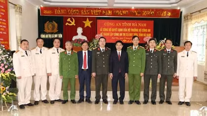 Công bố Quyết định thành lập Công an thị xã Duy Tiên