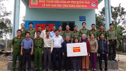 Những ngôi nhà sâu nặng nghĩa tình