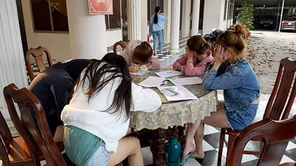Hàng chục thanh thiếu niên phê ma tuý trong quán Karaoke