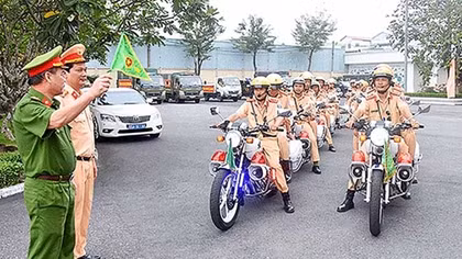 Những Chiến sĩ Công an giữ bình yên ngày Tết