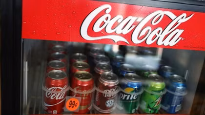 Cựu kỹ sư Coca-Cola bị cáo buộc ăn cắp bí quyết công nghệ