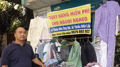 Quầy quần áo miễn phí dành cho người nghèo