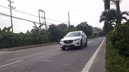 Vờ va chạm giao thông, cướp 100 triệu đồng của nữ phóng viên