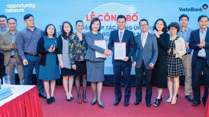 Công nghệ hóa sản phẩm, dịch vụ thanh toán - bước tiến của VietinBank 