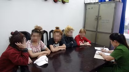 Giải cứu 5 bé gái nghi bị ép làm tiếp viên tại quán masage kích dục