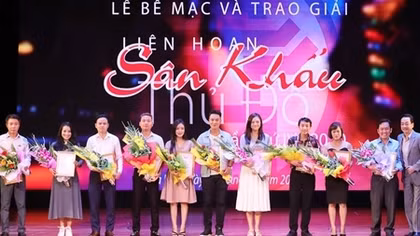 Bên thềm đợt xét tặng danh hiệu Nghệ sỹ Ưu tú, Nghệ sỹ Nhân dân năm 2021: Còn nhiều bất cập 