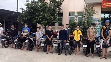 Hơn 50 “quái xế” dùng khẩu trang che biển số đua xe ở Bình Dương