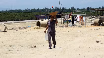 Miền Trung nắng nóng gay gắt, có nơi trên 39 độ