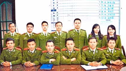 Giám đốc Công an Hà Nội tặng giấy khen cho 1 tập thể, 7 cá nhân
