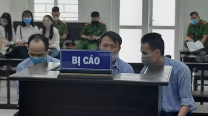 Làm giả giấy tờ 3 ô tô xịn đem cầm cố lấy tiền
