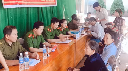 Ứng dụng công nghệ vào công tác cấp thẻ căn cước công dân lưu động