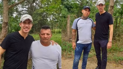 Lộ ảnh lãnh đạo phe đối lập Venezuela chụp chung với tội phạm