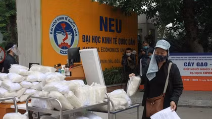 Đại học KTQD với cây ATM gạo thông minh biết nhận diện khuôn mặt 