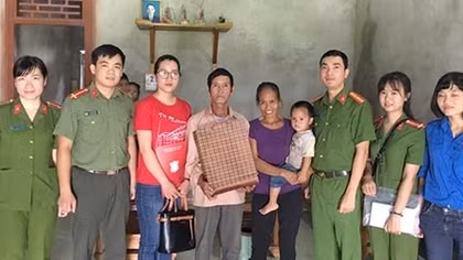 Tuổi trẻ Tổng cục Cảnh sát đến với đồng bào khó khăn 