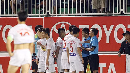  Quảng Ninh và Hoàng Anh Gia Lai đều quyết thắng