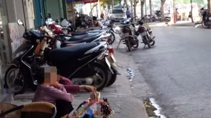  Xử lý kẻ “chăn dắt” người khuyết tật bán hàng rong để trục lợi