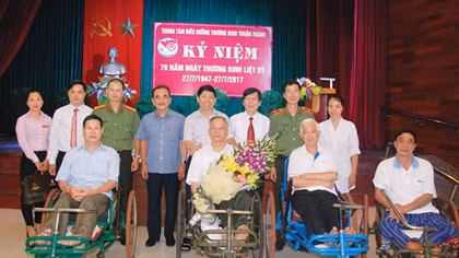 Đến với người nghèo bằng cả tấm lòng