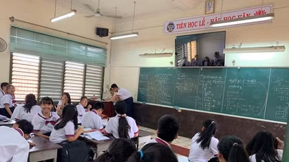 Phụ huynh bức xúc vì nhiều khoản trường thu “quá tay”