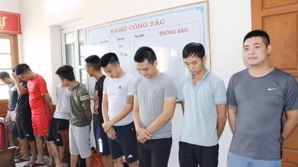Bắt 13 đối tượng trong đường dây đánh bạc trên mạng mùa World Cup