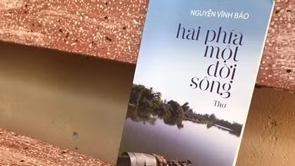 Suy tư hai phía một đời sông