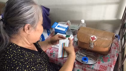 Bà Liên cứu hộ