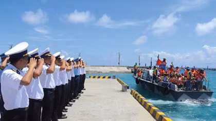 Một màu xanh yên bình giữa biển khơi
