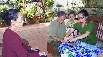 Công an thị xã Phổ Yên về cơ sở cấp CMND cho công dân