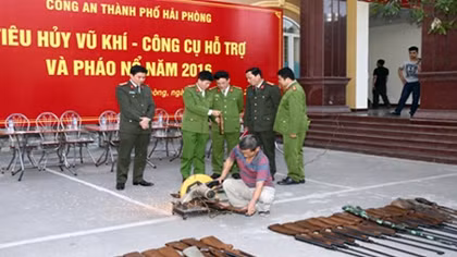 Công an Hải Phòng sơ kết đợt cao điểm thu hồi vũ khí, vật liệu nổ