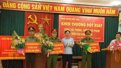 Thưởng nóng các đơn vị làm rõ hai vụ án hình sự đặc biệt nghiêm trọng