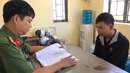 Bắt đối tượng cho vay lãi nặng ở Đồng Nai