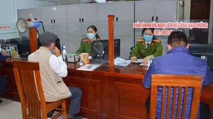 Những "bông hồng" lặng lẽ