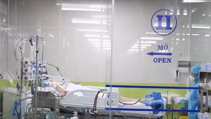 Chưa khống chế được nhiễm trùng phổi của bệnh nhân phi công người Anh