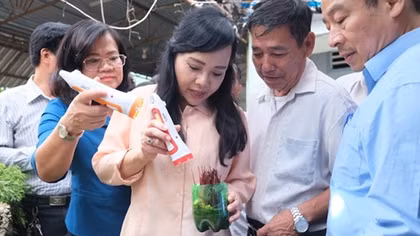 Bộ trưởng Bộ Y tế đi thị sát điểm nóng sốt xuất huyết ở Đồng Nai