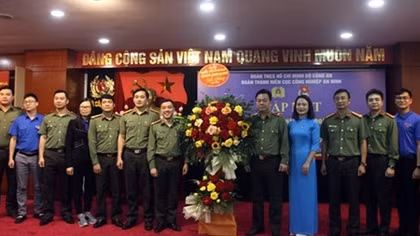 Nhiều hoạt động kỷ niệm 90 năm Ngày thành lập Đoàn TNCS Hồ Chí Minh trong CAND