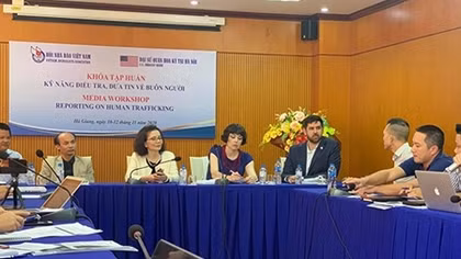 Tập huấn “Kỹ năng điều tra, đưa tin về nạn buôn người”