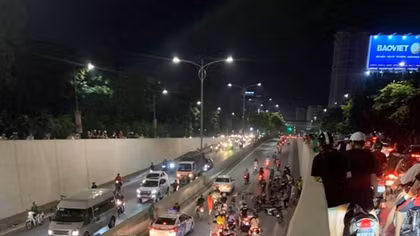 Va chạm giao thông tại hầm đường bộ Kim Liên, người đàn ông bị thương nặng