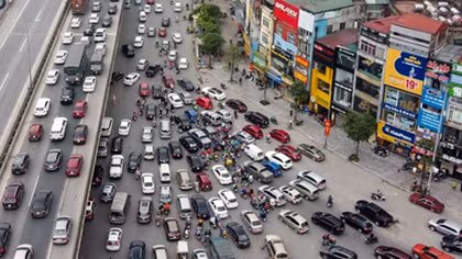 Cửa ngõ phía Nam Thủ đô ùn tắc do phương tiện cá nhân