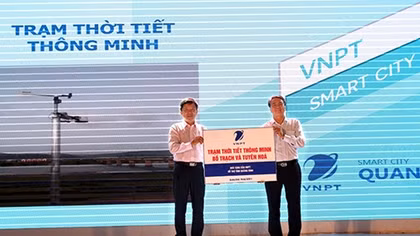 VNPT trao tặng UBND tỉnh Quảng Bình 2 Trạm thời tiết thông minh 