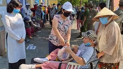 “Siêu thị 0 đồng” sẻ chia khó khăn với người lao động 
