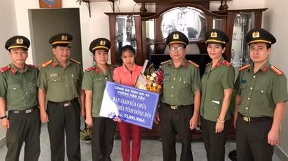 CA Bà Rịa – Vũng Tàu quyên góp tiền sửa nhà cho công nhân viên 