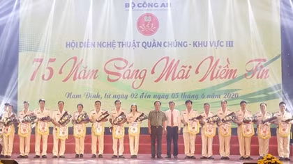 Khai mạc Hội diễn Nghệ thuật quần chúng CAND năm 2020 khu vực III
