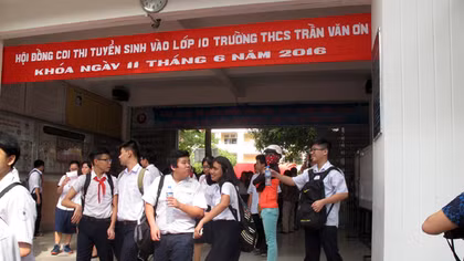Thí sinh phấn khởi vì đề tiếng Anh vừa sức