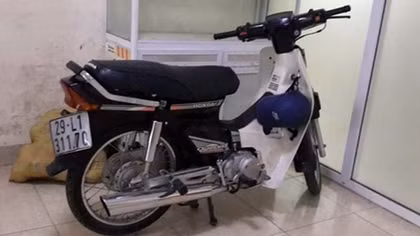 Vào kí túc xá trường học “rình” trộm xe