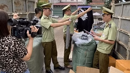 Công bố đường dây nóng tiếp nhận thông tin tố giác sản xuất hàng giả, hàng cấm