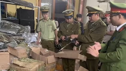 Thu giữ hơn 100 linh kiện súng hơi bán lén lút trong cửa hàng 