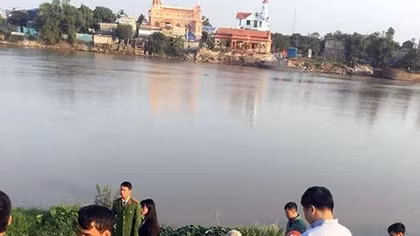 Xót xa thi thể bé sơ sinh bị vứt gần cầu Đò Quan